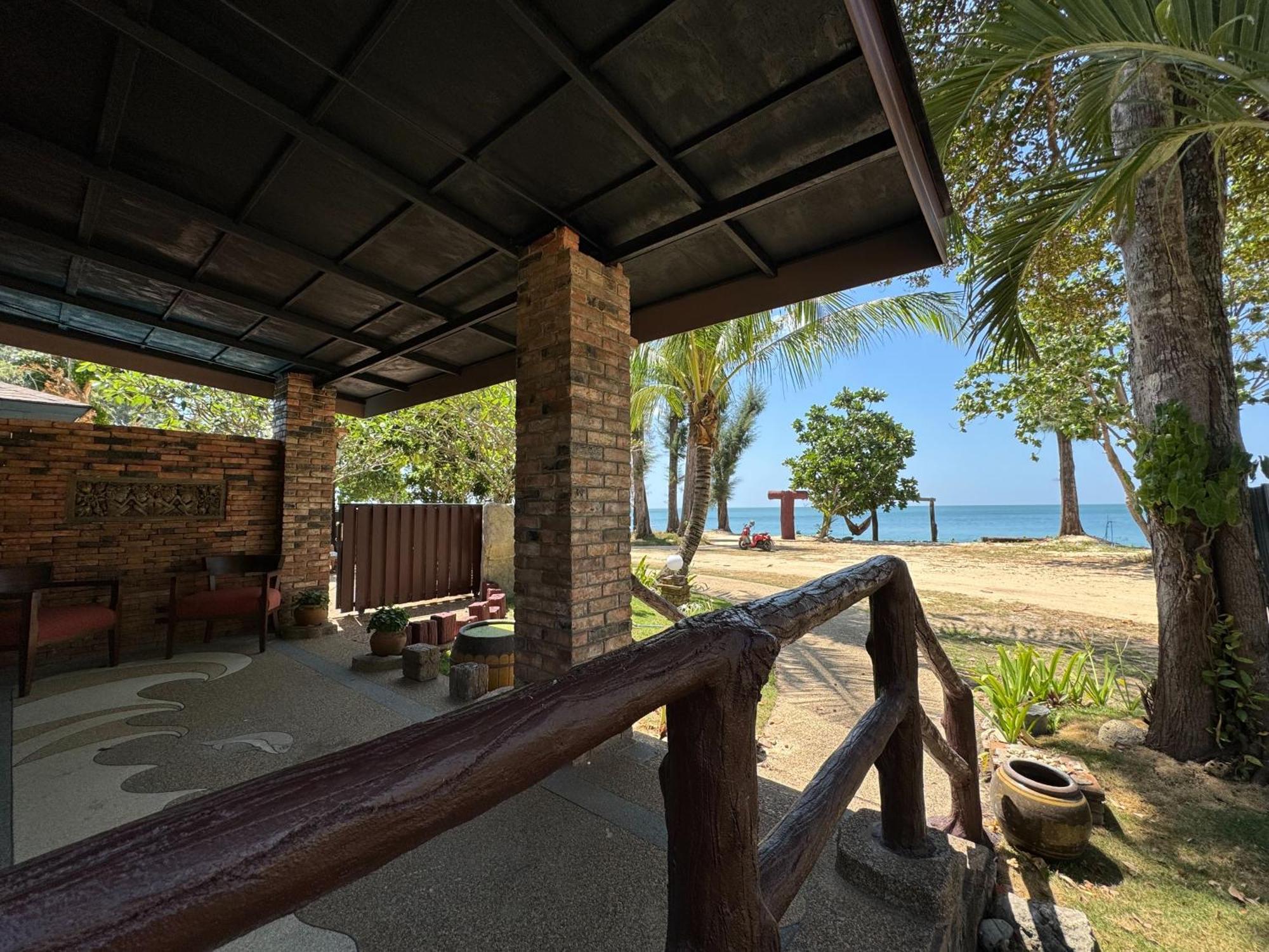Beach Bungalow At Lanta Resort Ko Lanta Dış mekan fotoğraf
